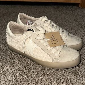 ShuShop Cream Star Sneakers